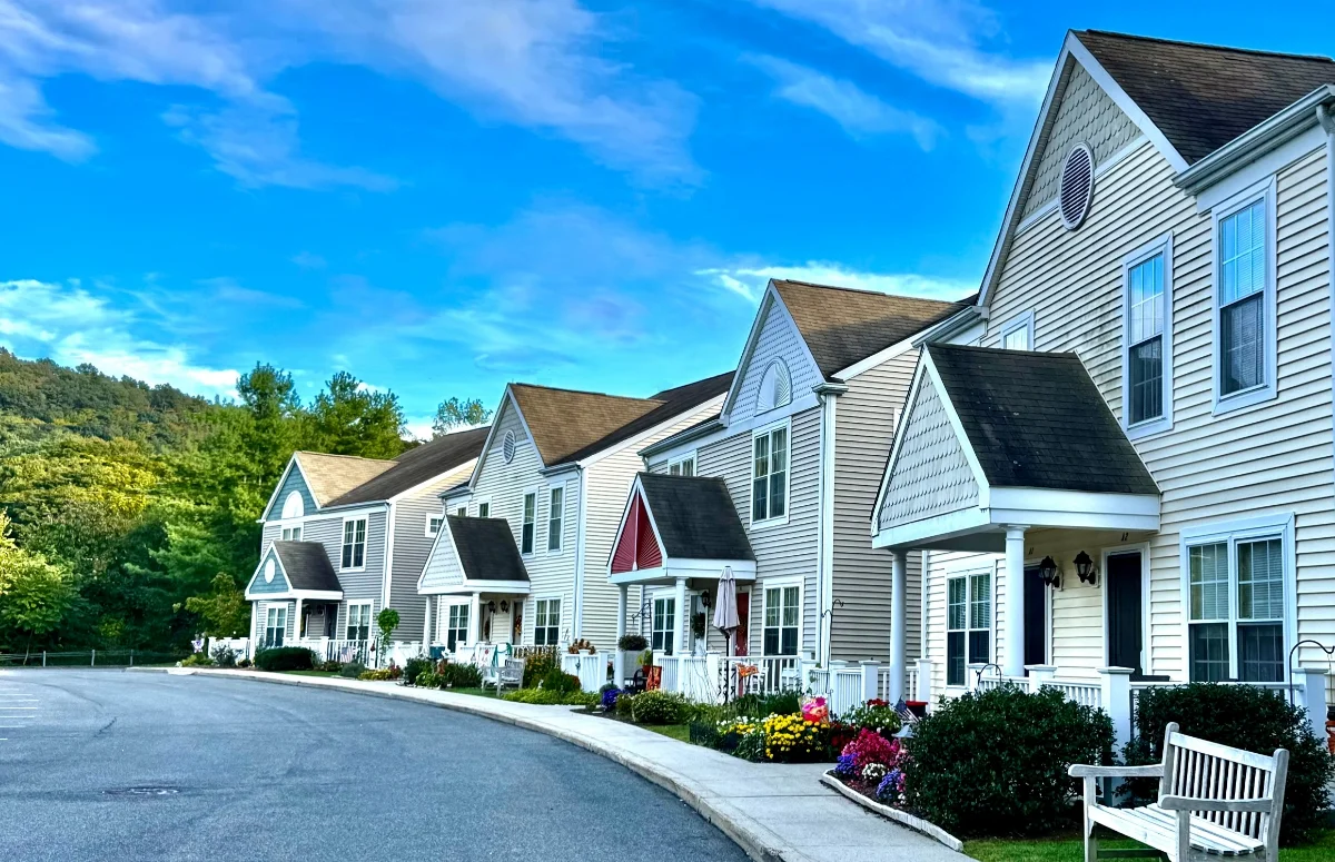 exterior of Cedar Ridge Apartments